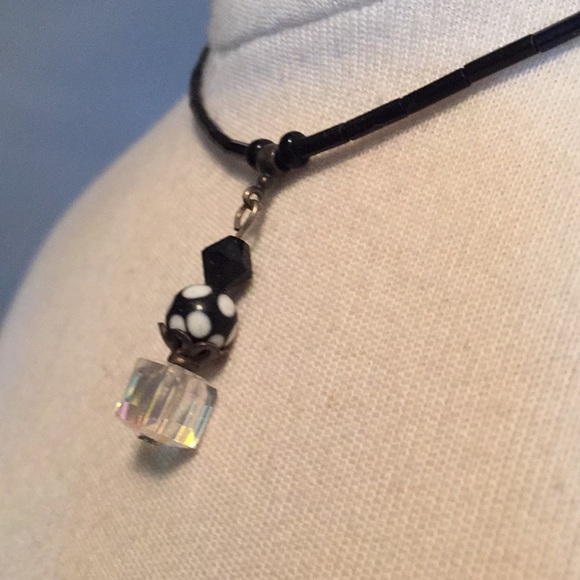 Clear, black, & dotted glass beaded necklace - Picture 4 of 7